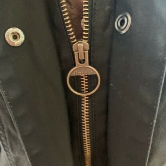 Women’s Barbour Aintree Wax Jacket in Archive Olive w/ Classic Barbour Tartan - Picture 7 of 8